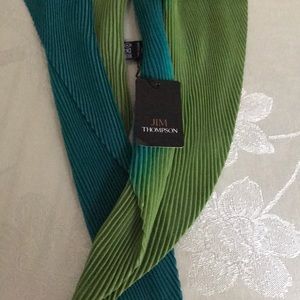 Women’s polyester two tone scarf in green & blue .